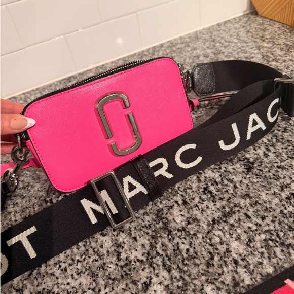 Marc Jacobs Hot Pink Snapshot Bag (additional strap included) - Picture 2 of 6